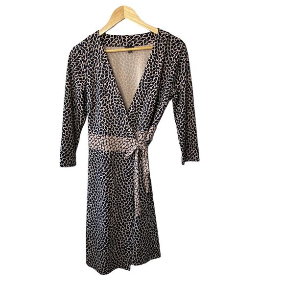 Ann Taylor Cream & Black Print Long Sleeve Wrap Dress Women's Sz 4 - Picture 1 of 8